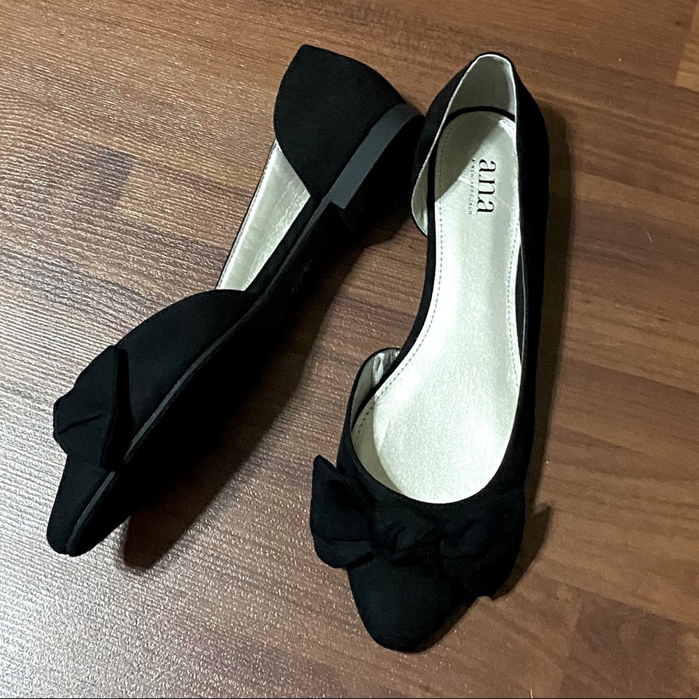 a.n.a. Dorothy black flats